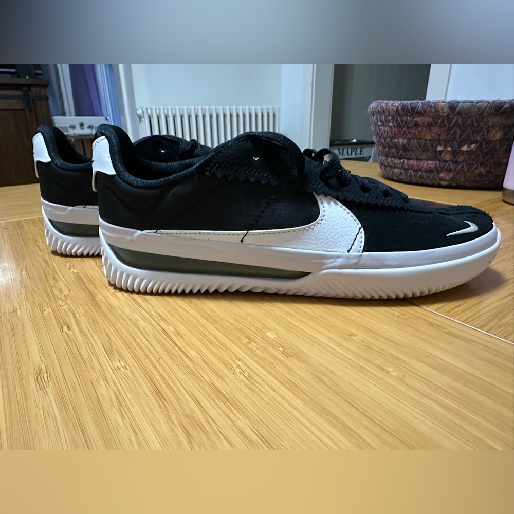 Nike Brsb sneaker mens 6 women’s 7.5
